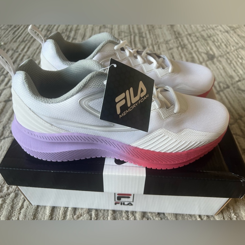 New in box Fila Women's primo-forza White Pink Purple Sneakers